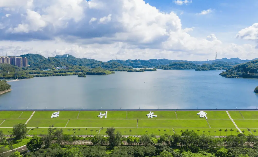 科技感城市水系青山